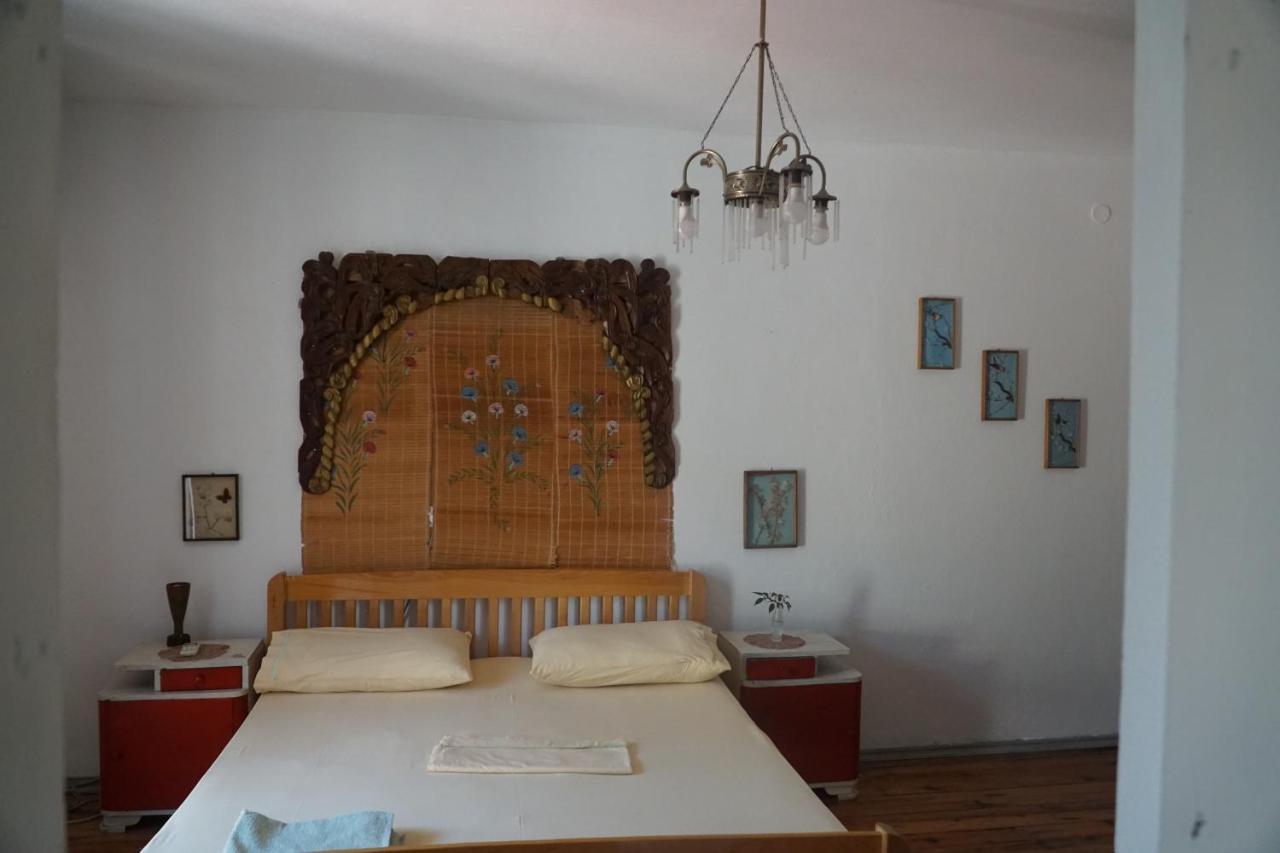 Albaniantrip Rooms And Apartments Tirana Exterior photo