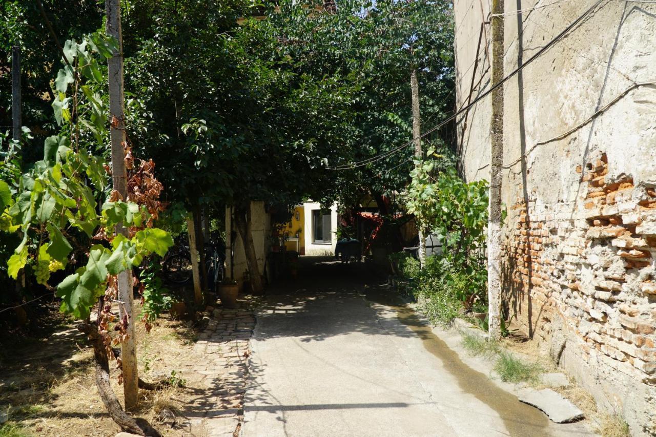 Albaniantrip Rooms And Apartments Tirana Exterior photo