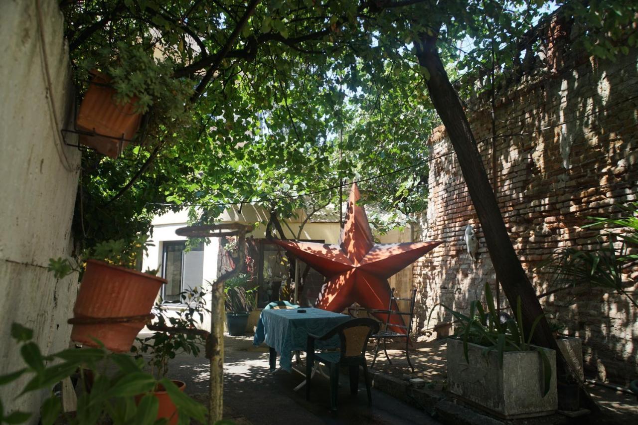 Albaniantrip Rooms And Apartments Tirana Exterior photo