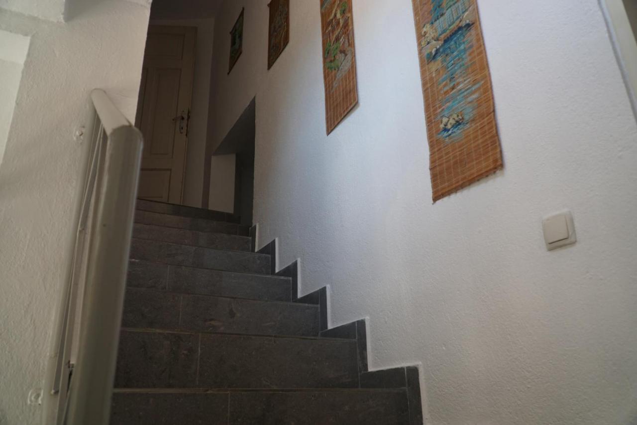 Albaniantrip Rooms And Apartments Tirana Exterior photo