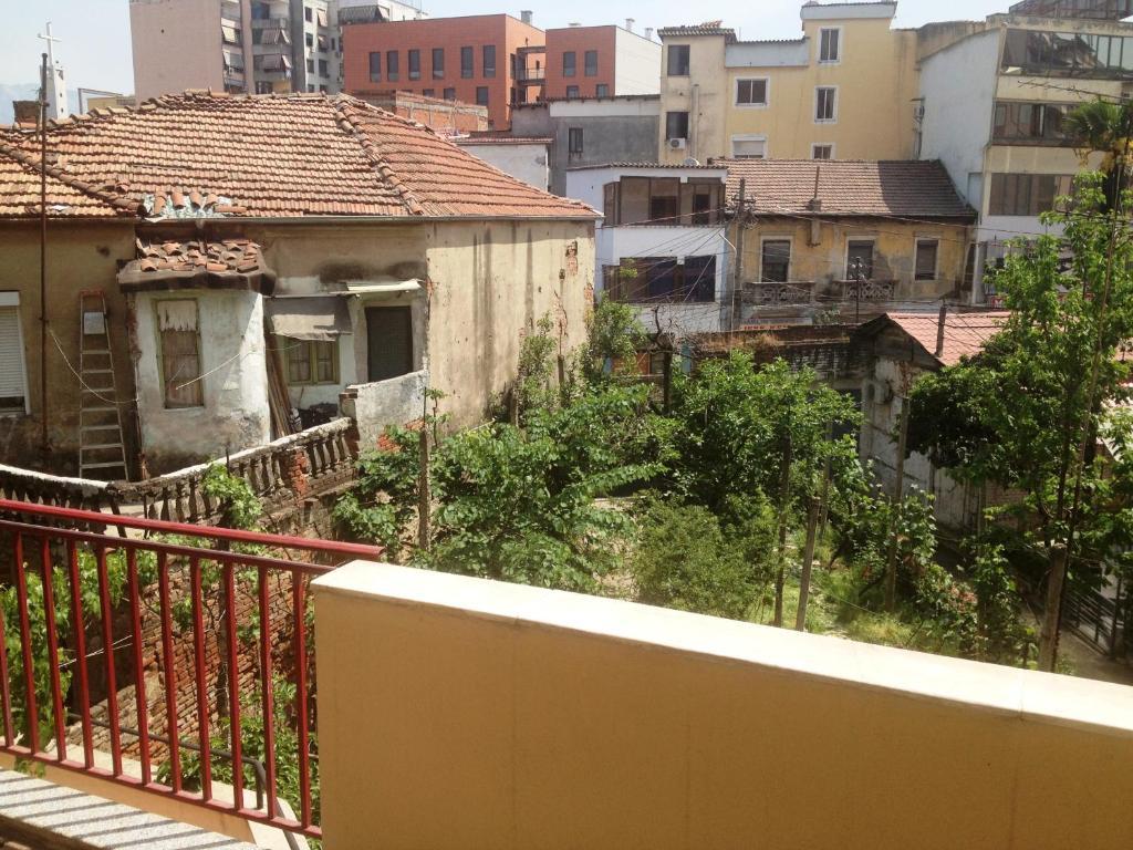 Albaniantrip Rooms And Apartments Tirana Exterior photo
